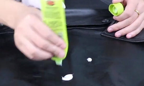 皮衣长霉斑了怎么清理,如何去除皮革上的霉斑霉迹图5