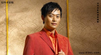 ​黄海冰在娱乐圈的地位？黄海冰为啥没得过奖？