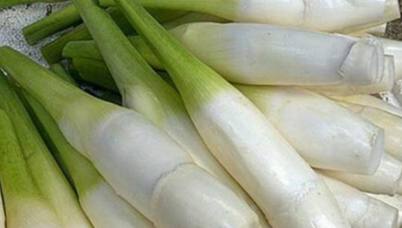 茭白黑点太多能吃,茭白里面有黑点可以吃么图1