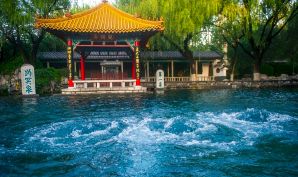 趵突泉天下第一泉的由来,为什么趵突泉能有天下第一泉的美称呢图2