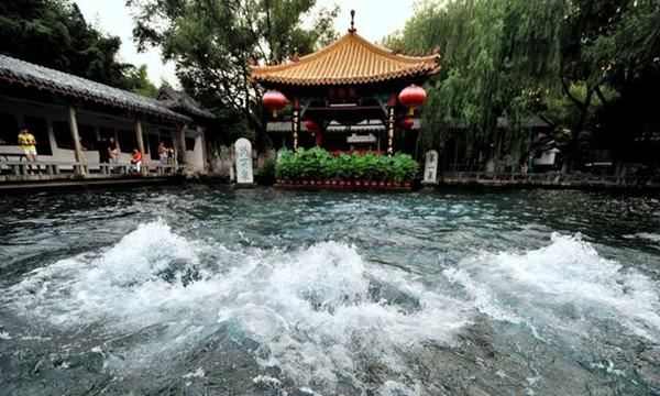 趵突泉天下第一泉的由来,为什么趵突泉能有天下第一泉的美称呢图6