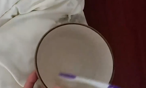 床单发霉了很多黑点怎么洗掉,床单发霉了怎么才可以洗掉呢图4