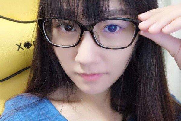 张翔玲为什么要叫小苍呢？lol小苍结婚了么？