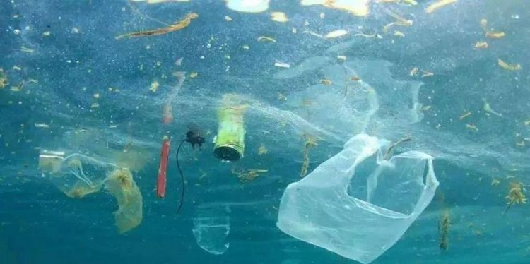 手机装在塑料袋里对电池有危害吗