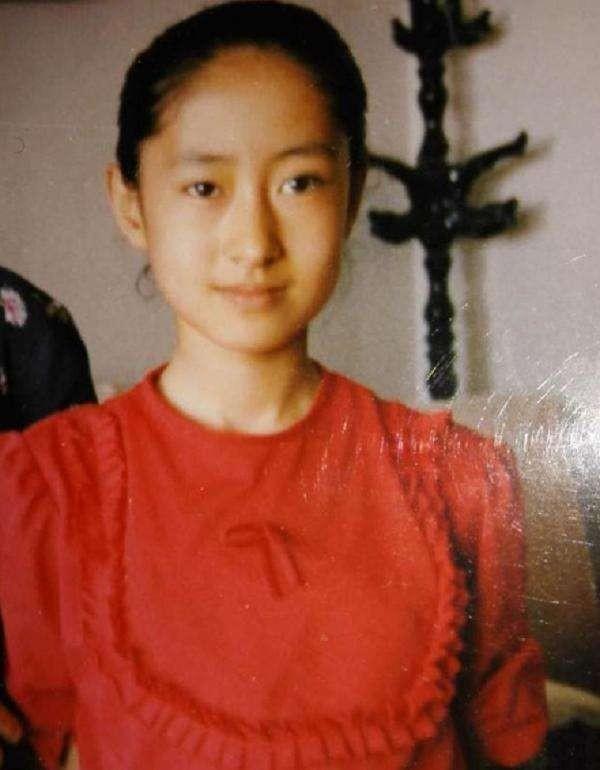 刘敏涛个人资料简介及 ：离婚8年，46岁的刘敏涛，终于迎来了她的春天