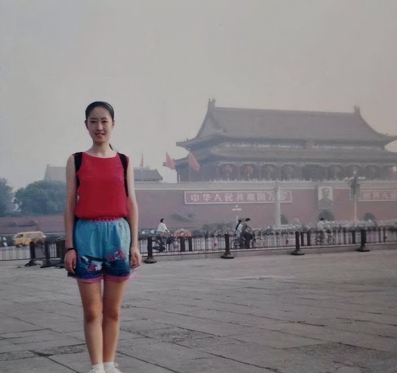 刘敏涛个人资料简介及 ：离婚8年，46岁的刘敏涛，终于迎来了她的春天