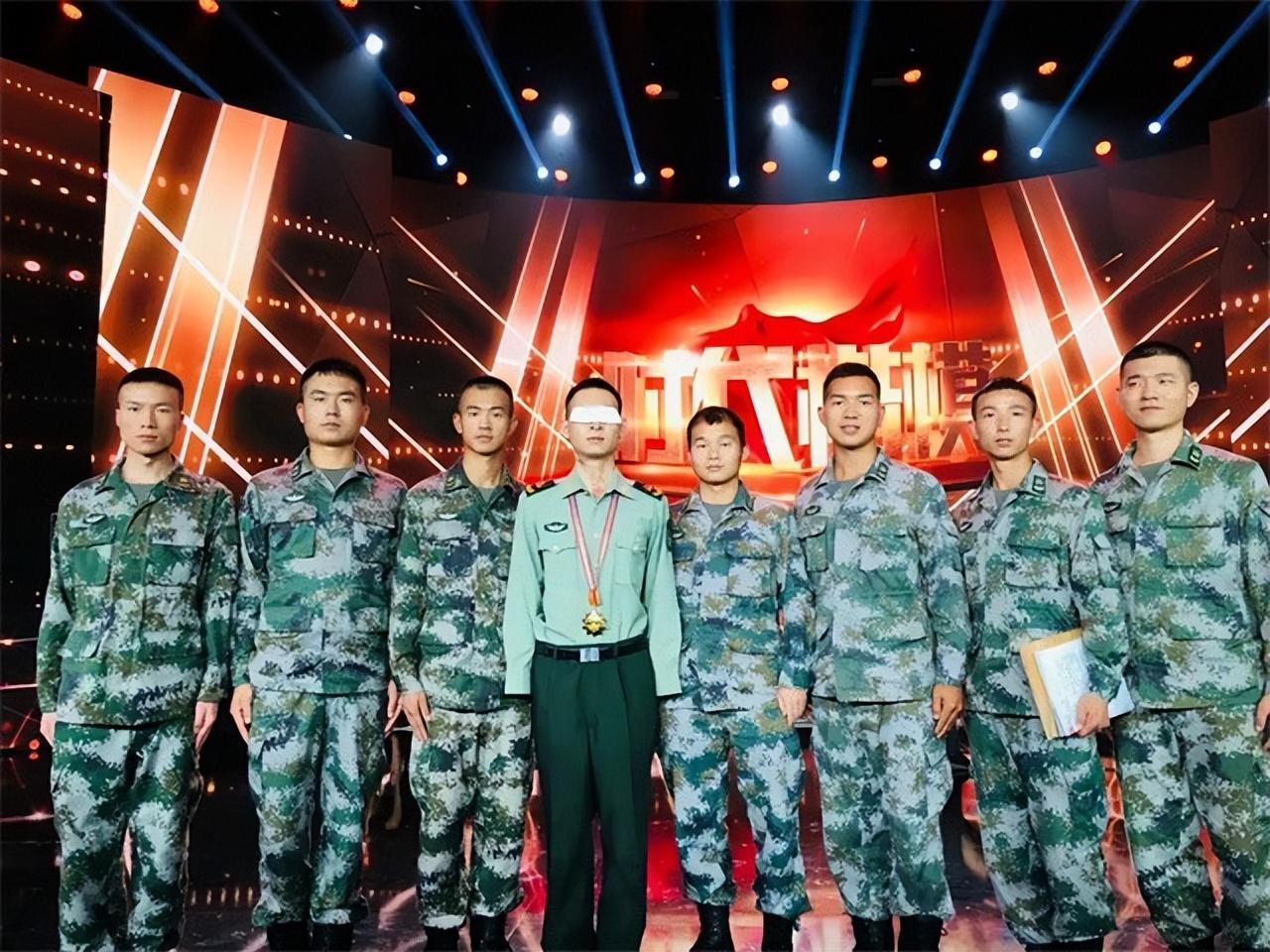 排雷英雄杜富国简介 个人资料