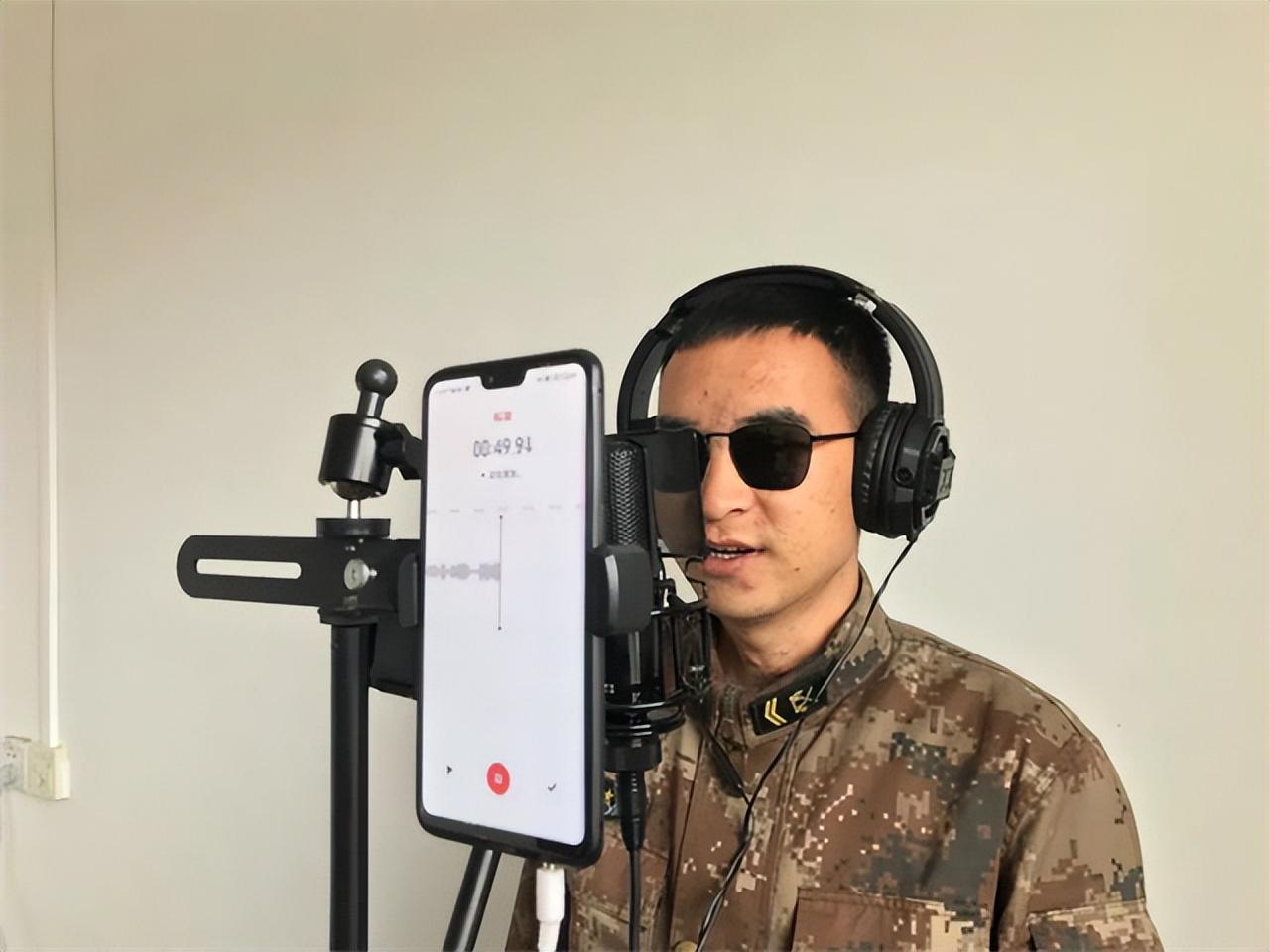 排雷英雄杜富国简介 个人资料