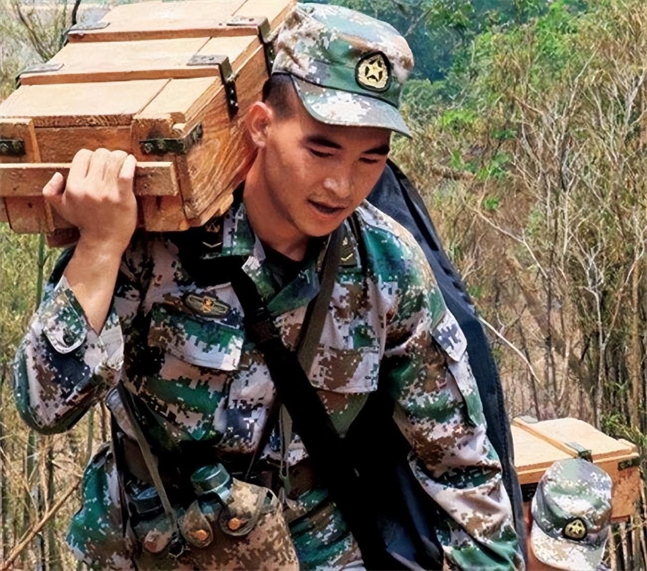 排雷英雄杜富国简介 个人资料