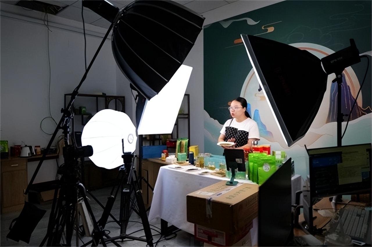 排雷英雄杜富国简介 个人资料