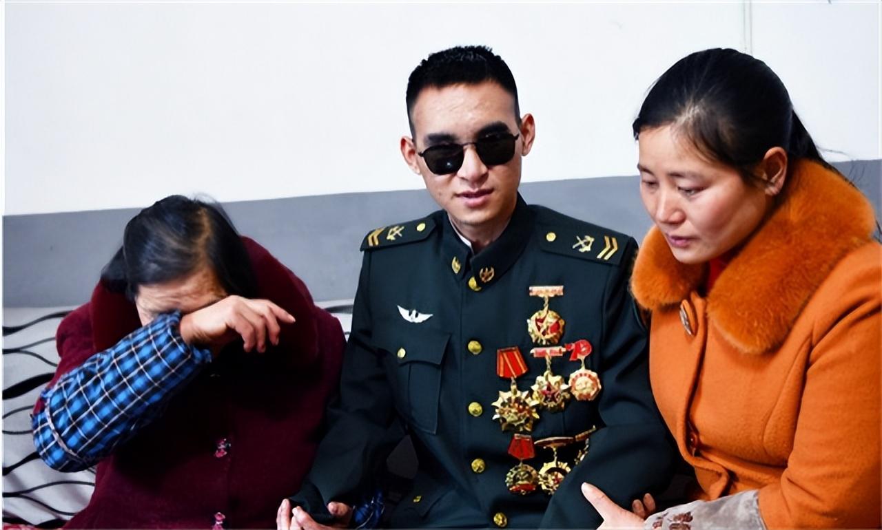 排雷英雄杜富国简介 个人资料