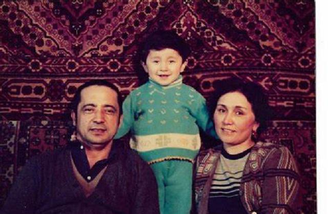 尼格买提：妻子是新疆人，小2岁也幸福，婚后养猫陪伴妻子