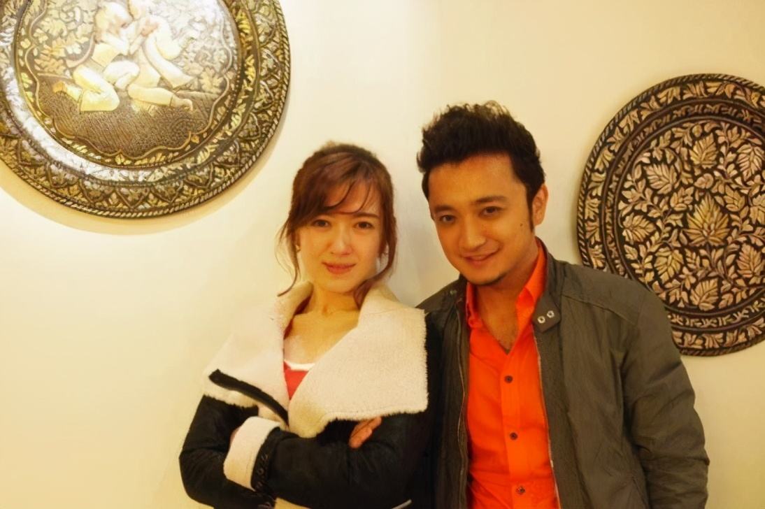 尼格买提：妻子是新疆人，小2岁也幸福，婚后养猫陪伴妻子