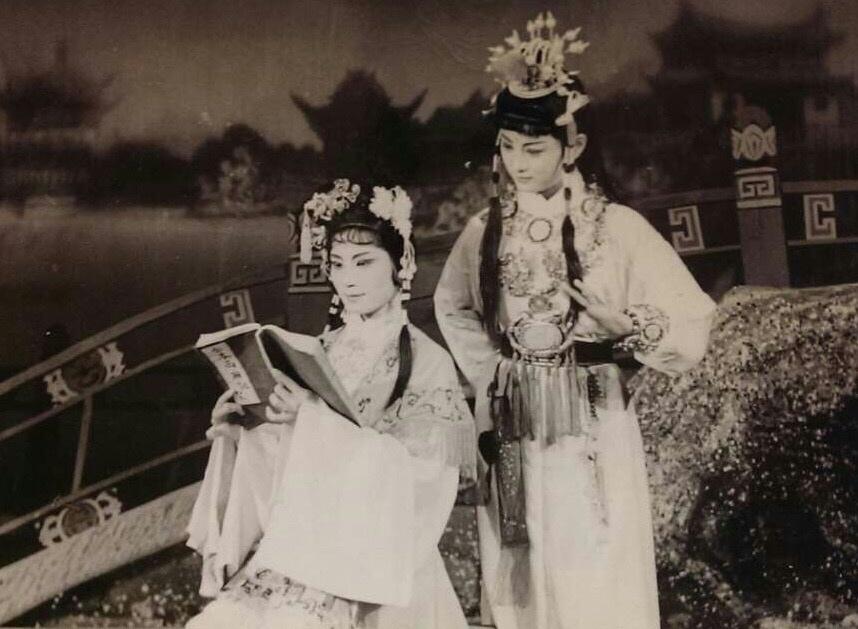 李玲玉个人资料简介国籍（第一代“甜歌皇后”，总被传离婚、改国籍，她到底是怎样的李玲玉）