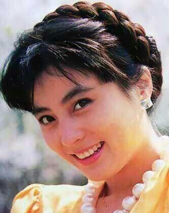 李玲玉个人资料简介国籍（第一代“甜歌皇后”，总被传离婚、改国籍，她到底是怎样的李玲玉）