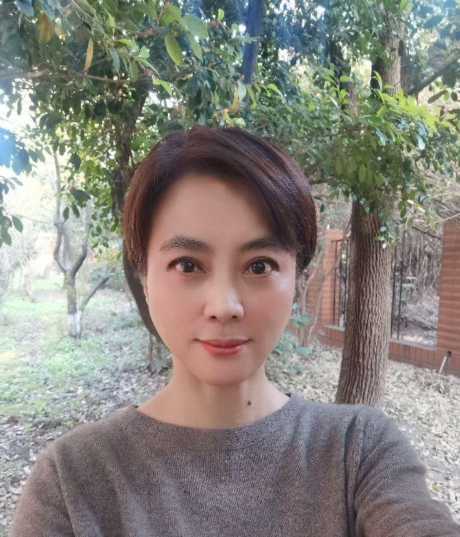 李玲玉个人资料简介国籍（第一代“甜歌皇后”，总被传离婚、改国籍，她到底是怎样的李玲玉）