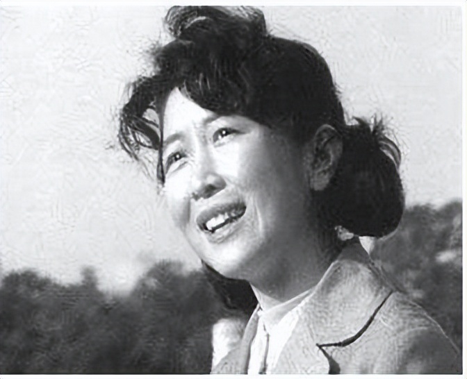 原配孙涛在除夕夜自杀后，唐国强为何转身就娶了小他12岁的壮丽？