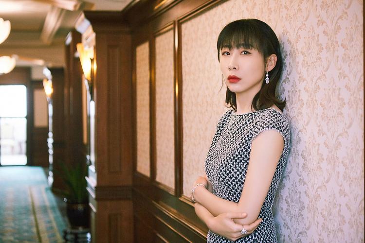 “驴脸影后”任素汐，从一夜成名到“绯闻不断”，她经历了什么？