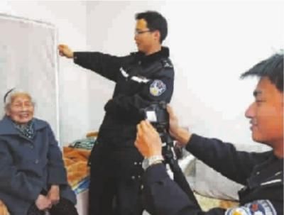 急！照身份证必须穿有领子的衣服吗黑色的短袖可以吗