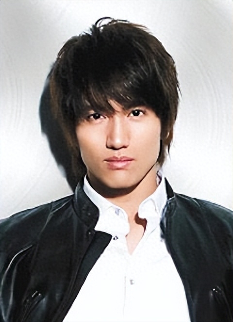 朱孝天个人资料：短暂红过后，生活一直是低谷，43岁没车，结婚6年没孩子