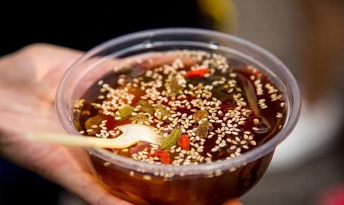 冰粉过了夜还能吃吗