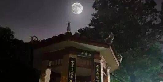 低绮户中的绮户是什么意思