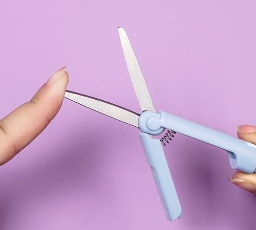 剪刀和小刀可以带上飞机吗