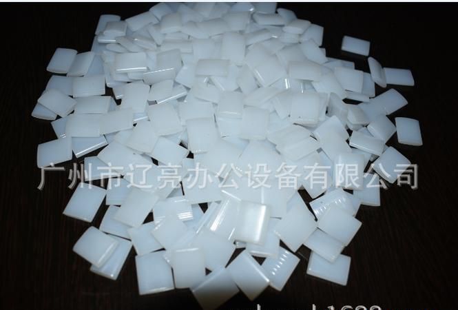 热熔胶凝固后怕水吗