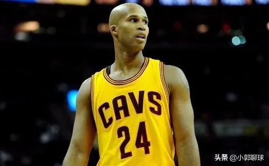 4号球衣是谁穿的(NBA球衣24号十大球星)"