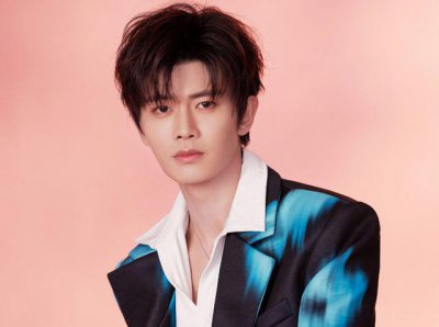 ​任嘉伦兰贺绯闻愈演愈烈，旧照被扒曾在同一选秀