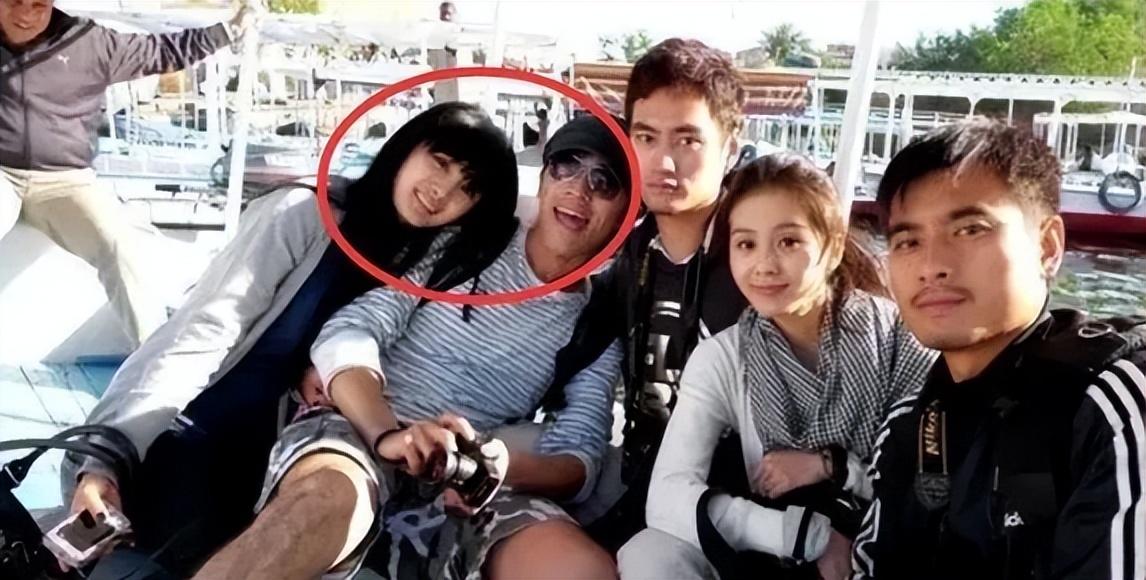 胡歌情史，3个真爱7个绯闻，10个女人画出半生风流感情线…