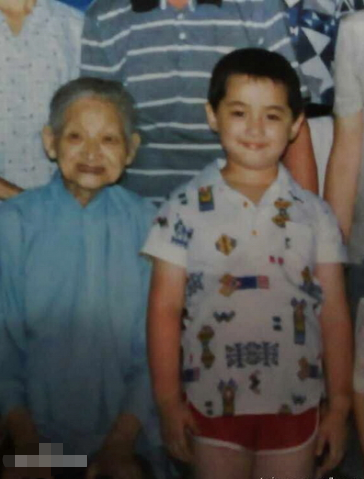 胡歌情史，3个真爱7个绯闻，10个女人画出半生风流感情线…