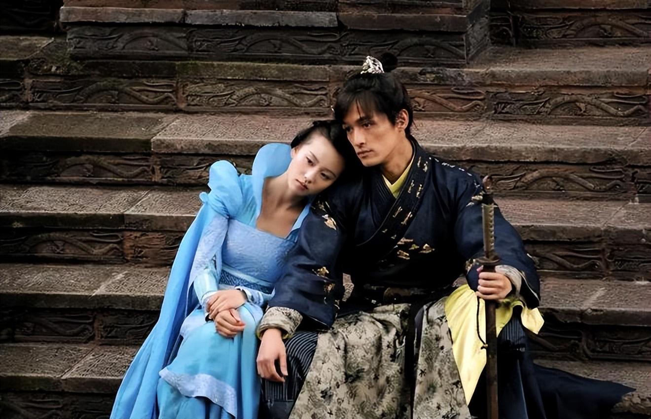 胡歌情史，3个真爱7个绯闻，10个女人画出半生风流感情线…