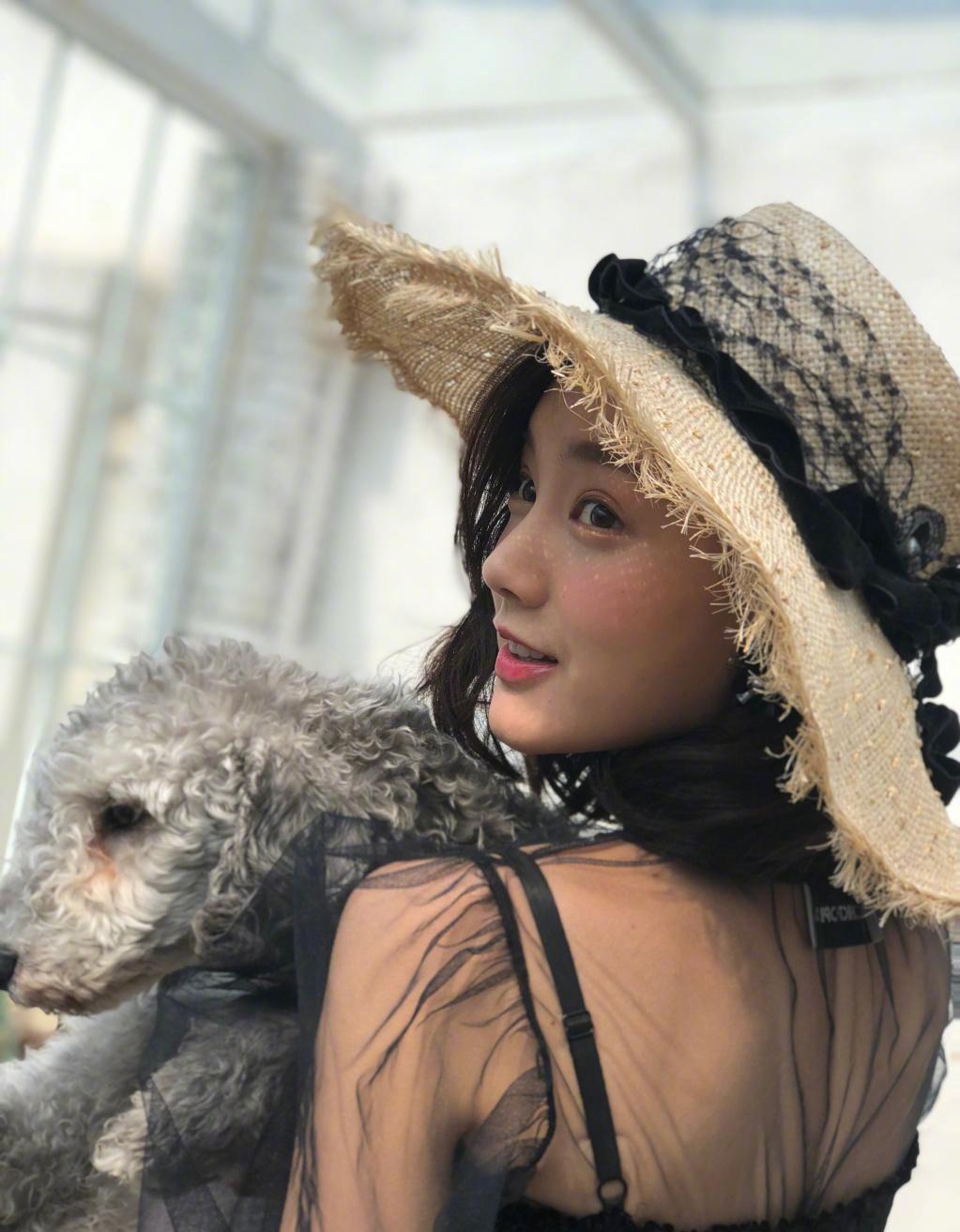 搭档杨洋、李现、张译等顶流的李一桐，三年14部女一，她为何不火？