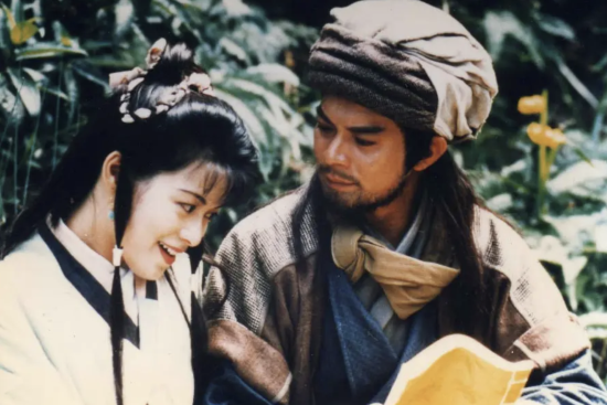 痴情的黄日华：妻子59岁去世，两人相爱40年，发誓终生不会再娶