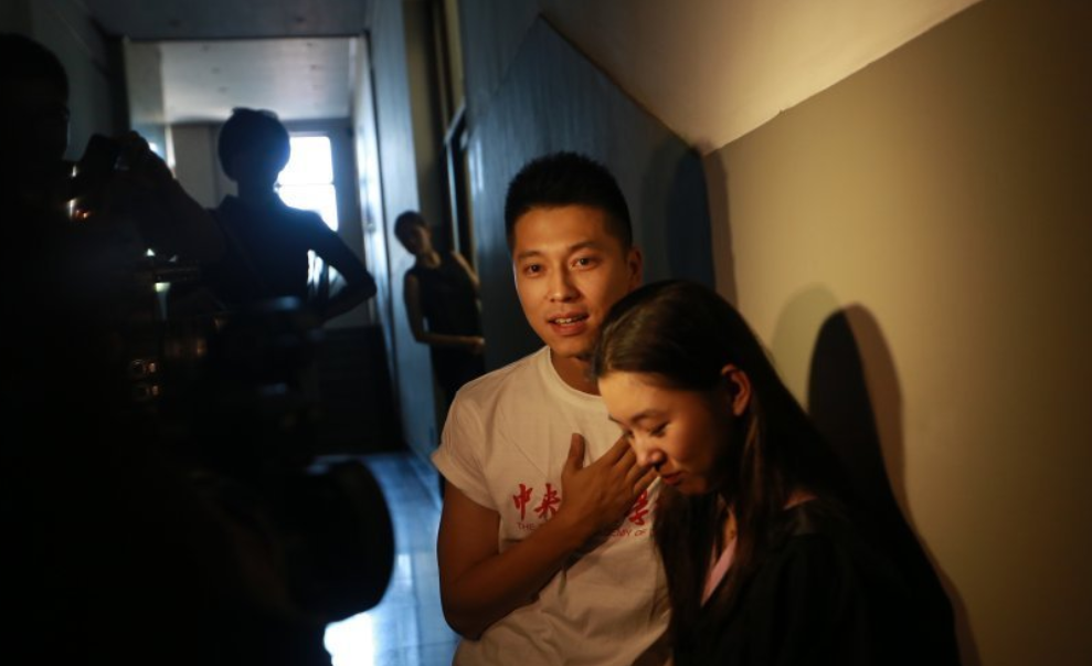 李小萌资料 ：嫁王雷10年生两子，37岁身材好似少女，出道20年不接吻戏