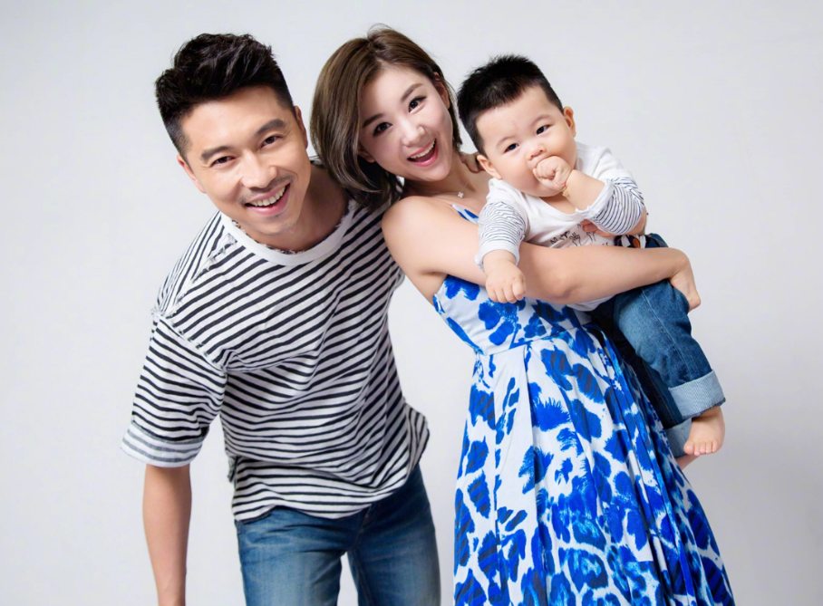 李小萌资料 ：嫁王雷10年生两子，37岁身材好似少女，出道20年不接吻戏