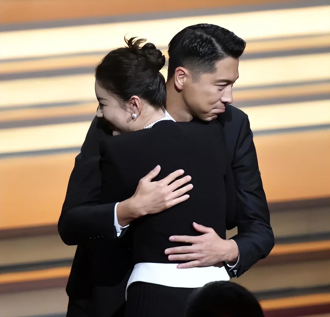 李小萌资料 ：嫁王雷10年生两子，37岁身材好似少女，出道20年不接吻戏