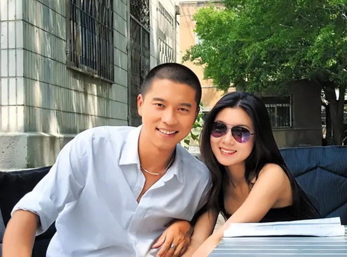 李小萌资料 ：嫁王雷10年生两子，37岁身材好似少女，出道20年不接吻戏