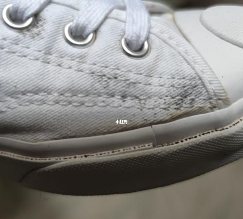 用84消毒液鞋子变黄了