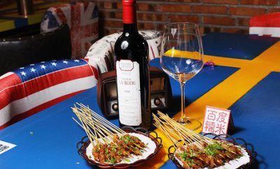 ​晚上红酒配烧烤(喝酒配烧烤)