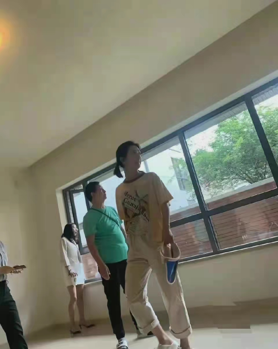 当事人回应谢娜张杰声明，怒斥夫妻两人颠倒黑白，用手段控制舆论