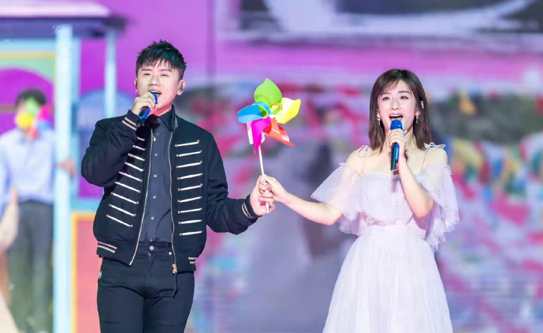 当事人回应谢娜张杰声明，怒斥夫妻两人颠倒黑白，用手段控制舆论