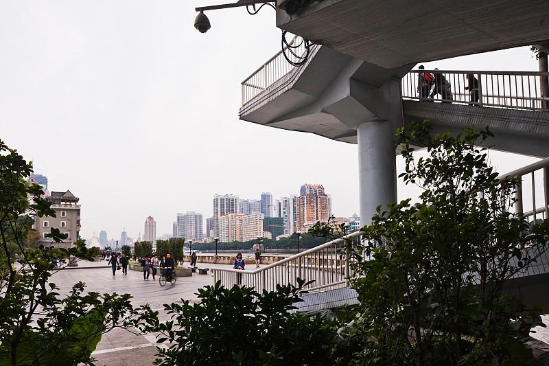 丽贝卡简介及家事（豪门生活多不易？从丽贝卡看出隐藏在人性背后的“丑陋”）