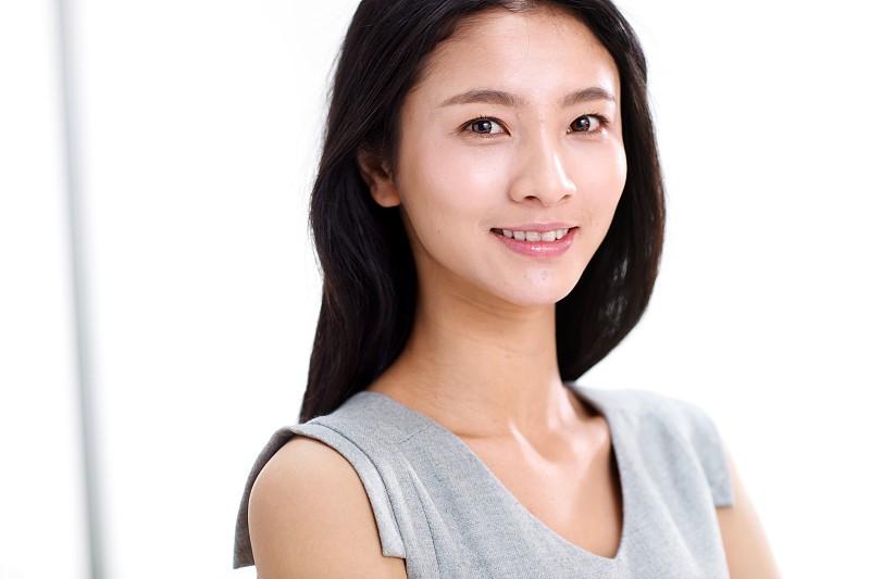 丽贝卡简介及家事（豪门生活多不易？从丽贝卡看出隐藏在人性背后的“丑陋”）