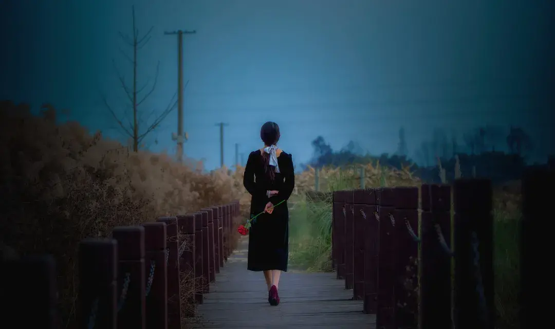 停止精神内耗做有用的事(长期内耗自己太严重了怎么办)