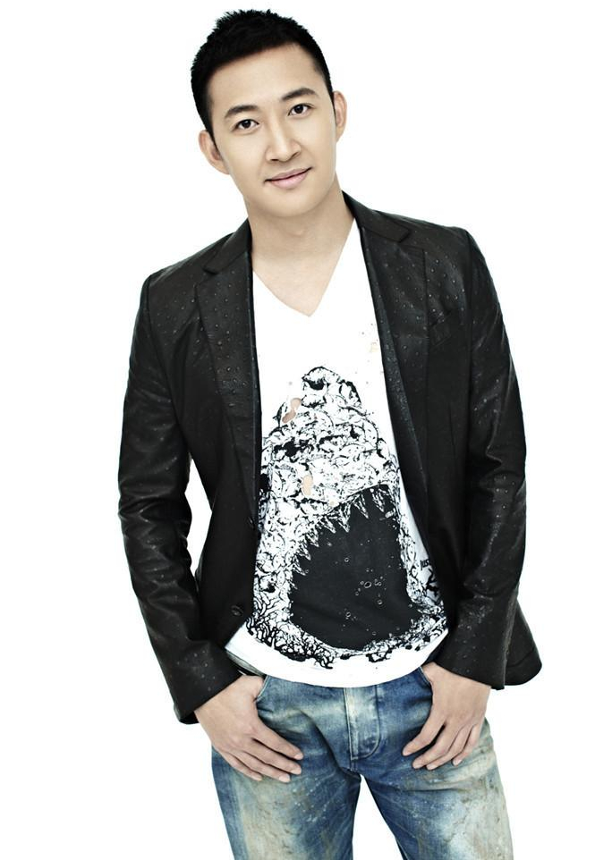 《叛逆者》主演王阳：戏红人不红，妻子是美女演员