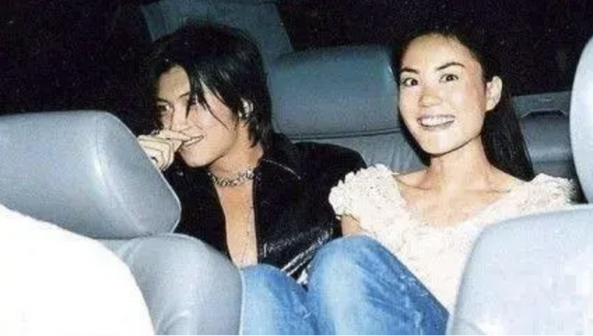 王菲谢霆锋罕见秀恩爱！网友表示：复合九年了，他们怎么还不结婚？