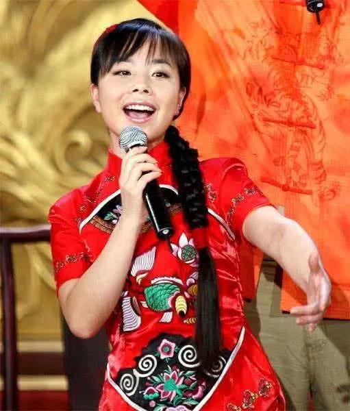 国家一级演员王二妮买不起房回归农村放牧耕作？引发网友质疑热议