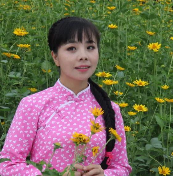 国家一级演员王二妮买不起房回归农村放牧耕作？引发网友质疑热议